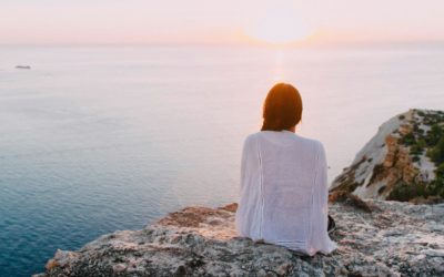 Stress des vacances : retrouver la sérénité avant le départ grâce à l’hypnose